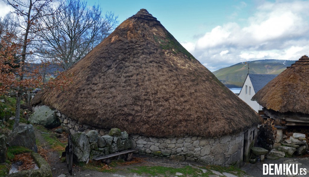 Pallozas en Piornedo, Ancares de Lugo (Galicia)