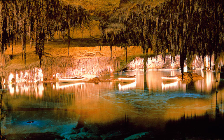 Cuevas del Drach. Lago Martel.